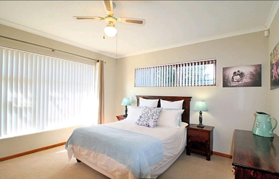 To Let 3 Bedroom Property for Rent in Heldervue Western Cape
